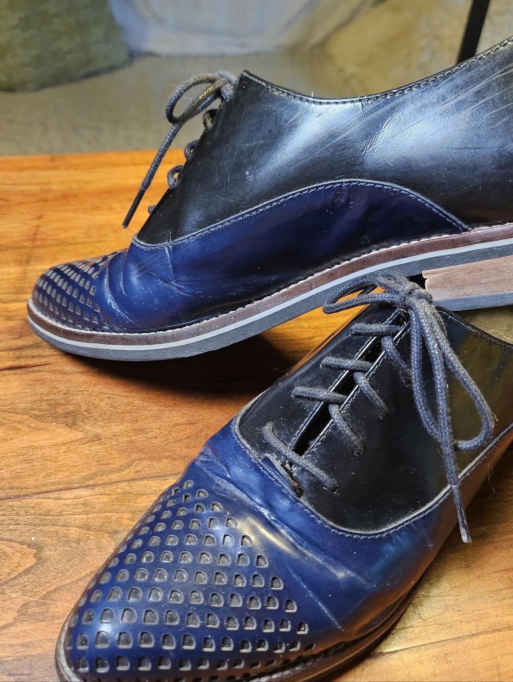 Two-Tone Leather Oxfords — Women's 39 (8.5)